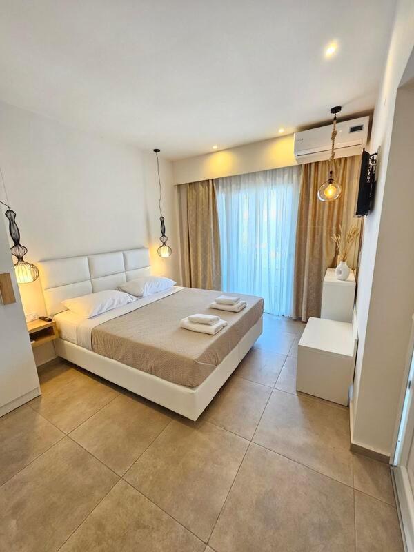 Mystery Suites And Apartments Neoi Poroi Exterior foto