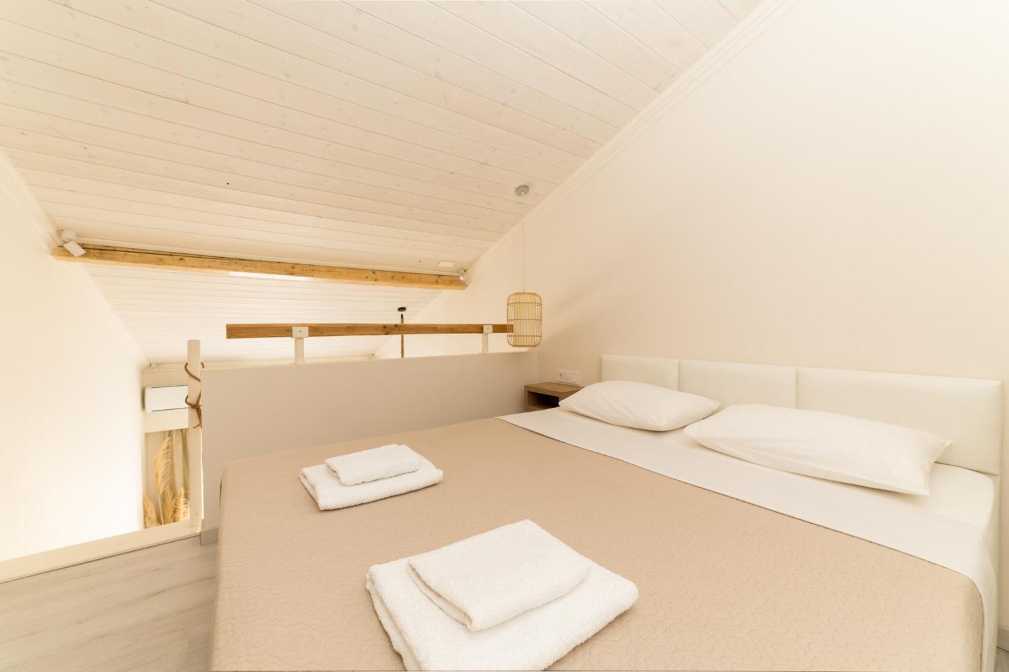 Mystery Suites And Apartments Neoi Poroi Exterior foto