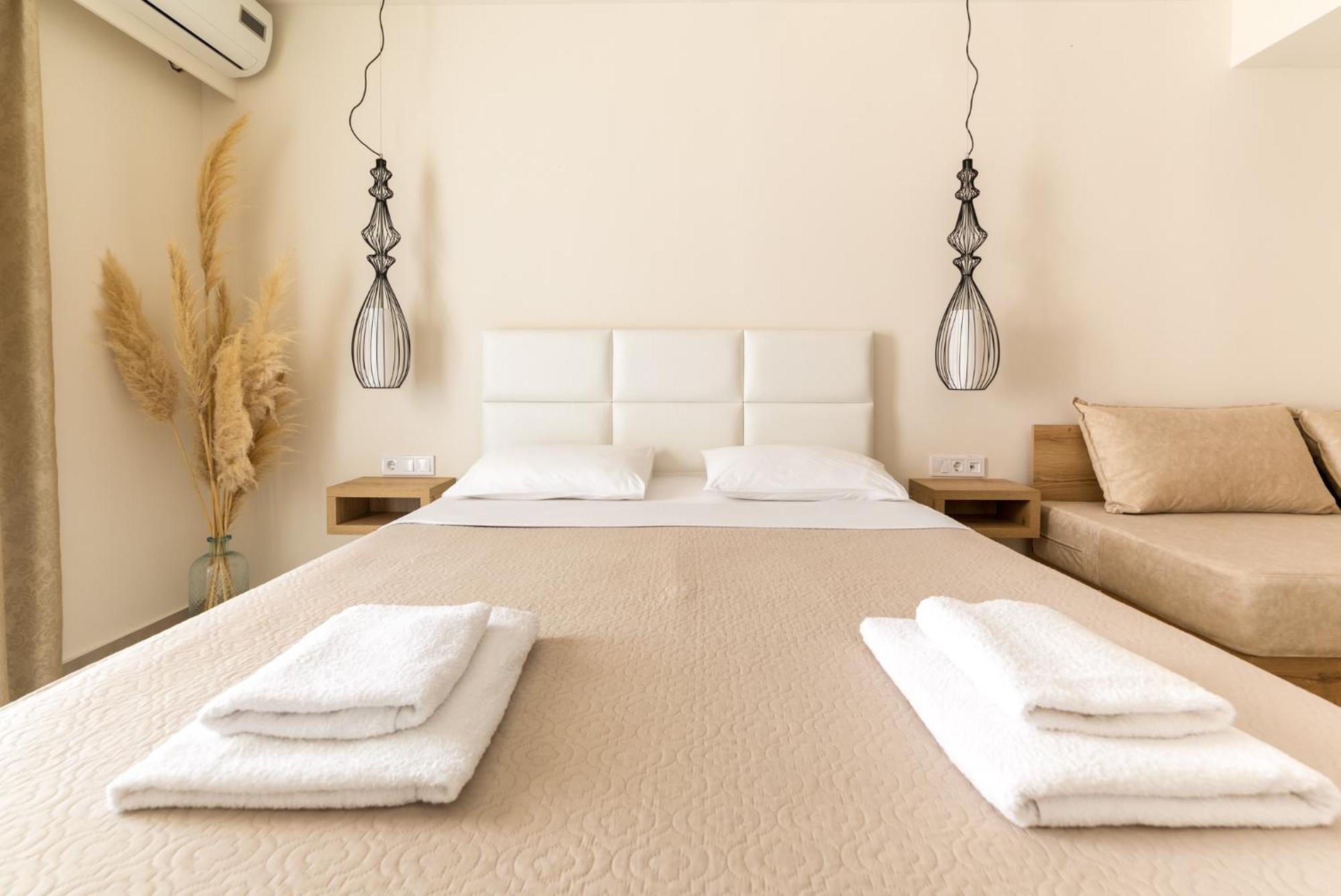 Mystery Suites And Apartments Neoi Poroi Exterior foto