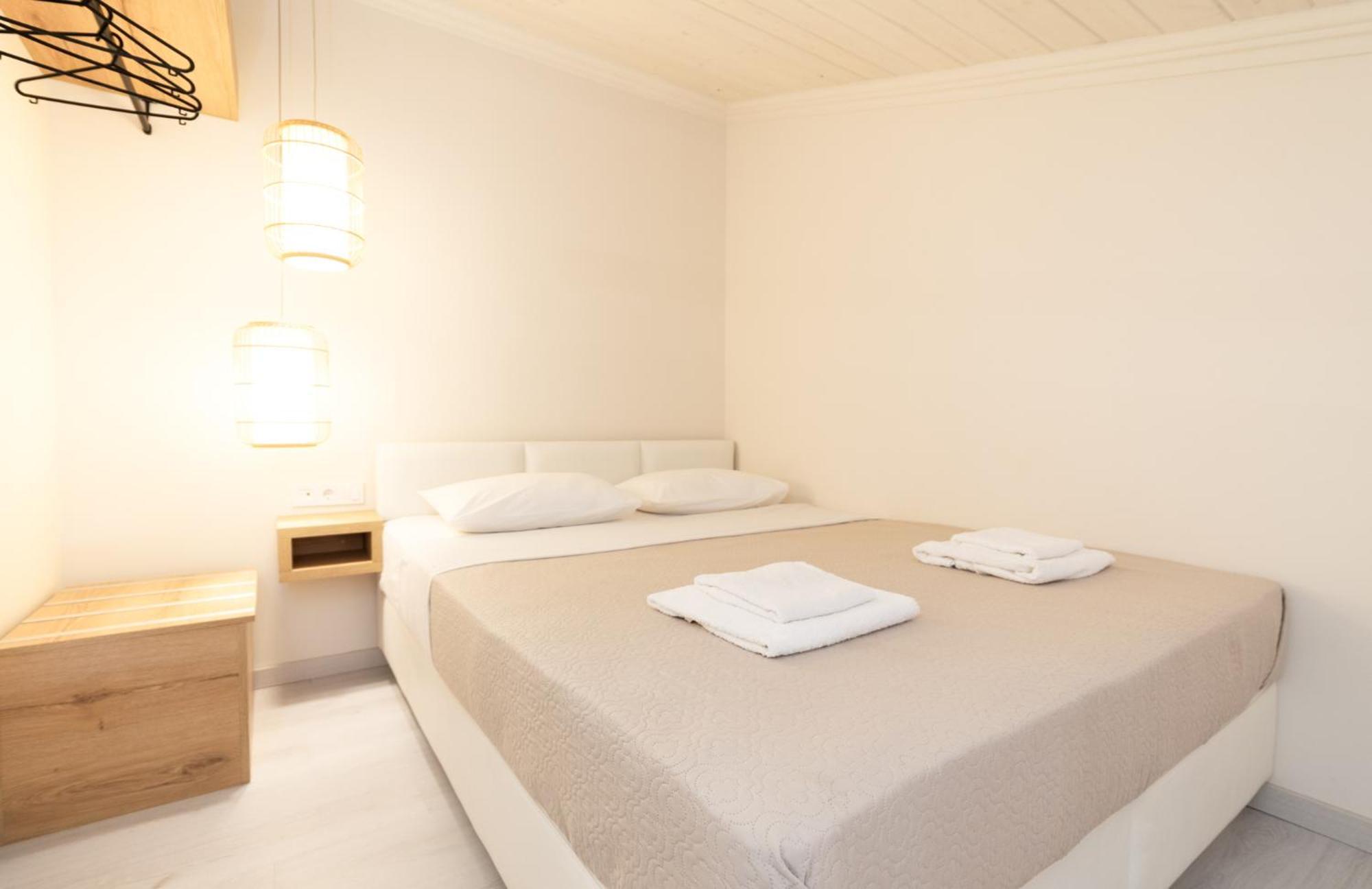Mystery Suites And Apartments Neoi Poroi Exterior foto