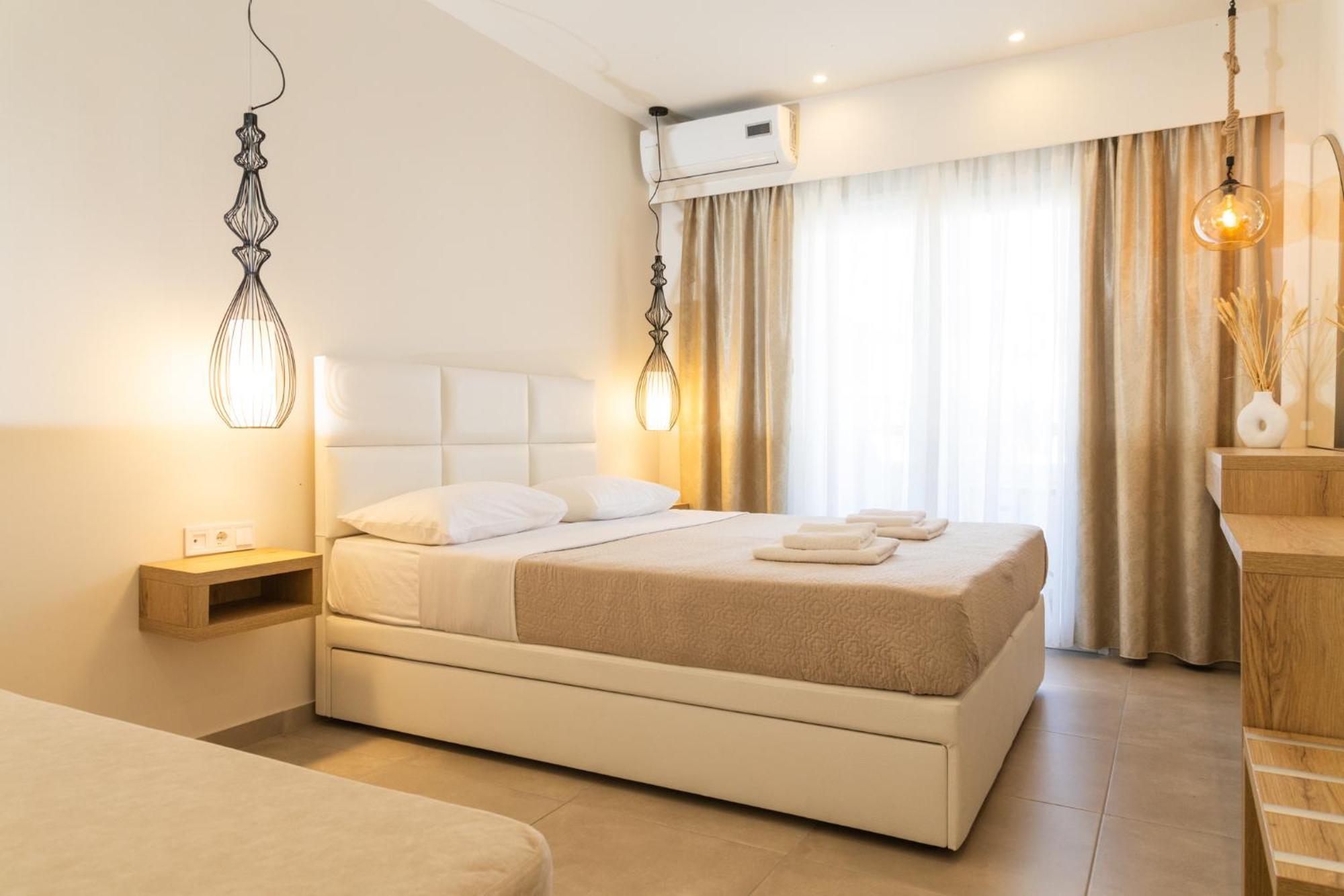 Mystery Suites And Apartments Neoi Poroi Exterior foto