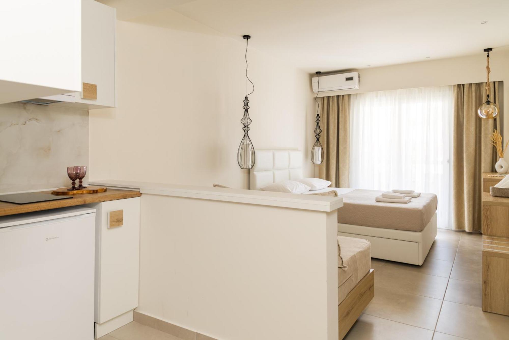 Mystery Suites And Apartments Neoi Poroi Exterior foto