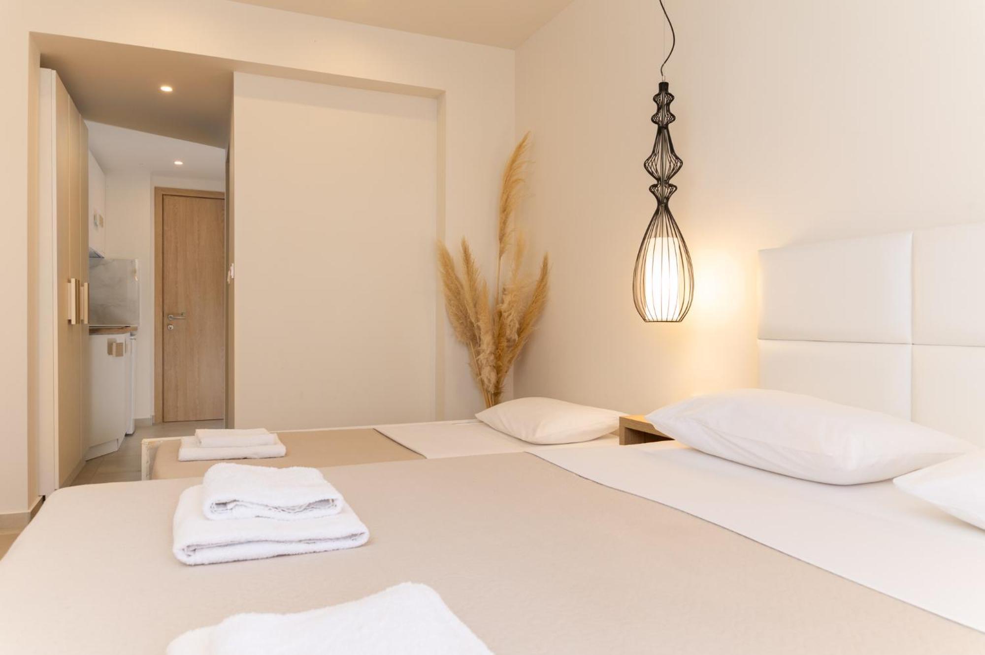 Mystery Suites And Apartments Neoi Poroi Exterior foto