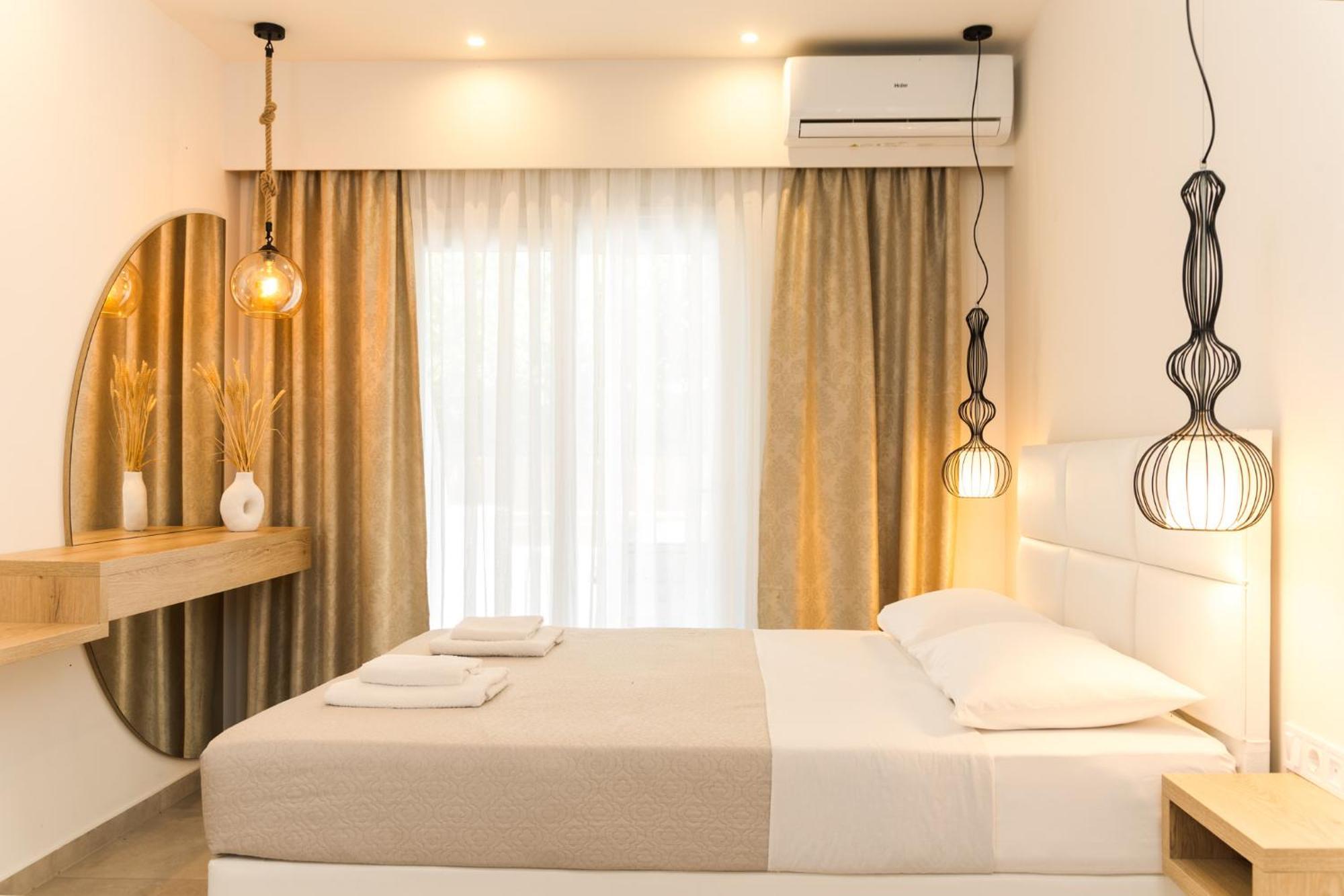 Mystery Suites And Apartments Neoi Poroi Exterior foto
